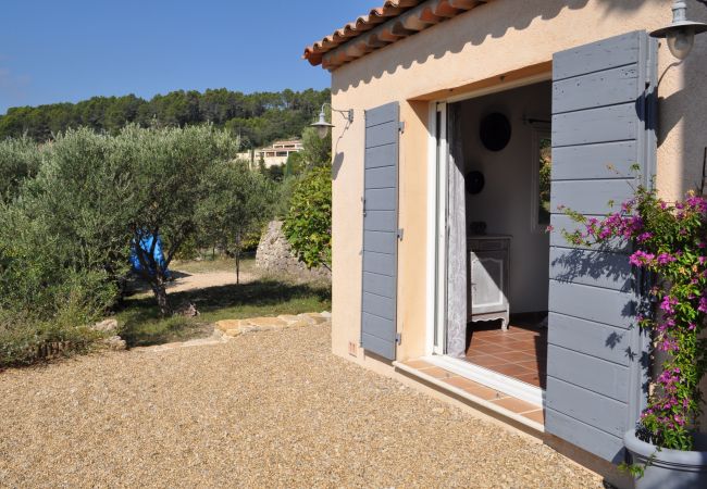 House in Cotignac - Le Collet : Comfortable Holidayhome with an Amazing view  over the Green Provence