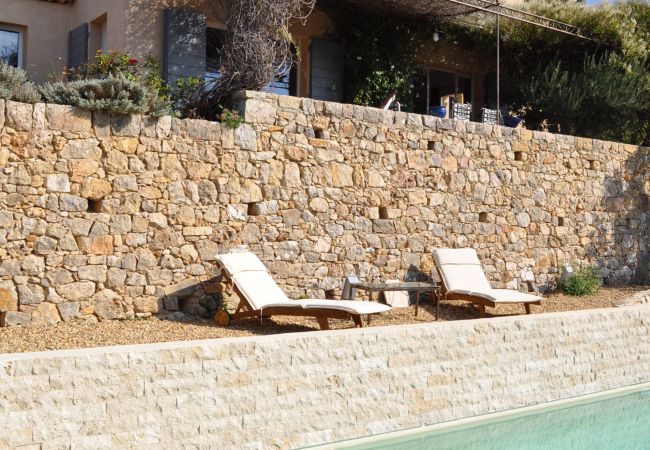 House in Cotignac - Le Collet : Comfortable Holidayhome with an Amazing view  over the Green Provence
