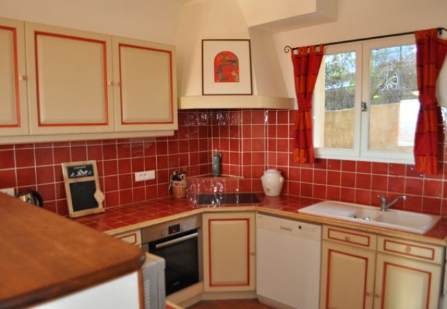 House in Cotignac - Le Collet : Comfortable Holidayhome with an Amazing view  over the Green Provence