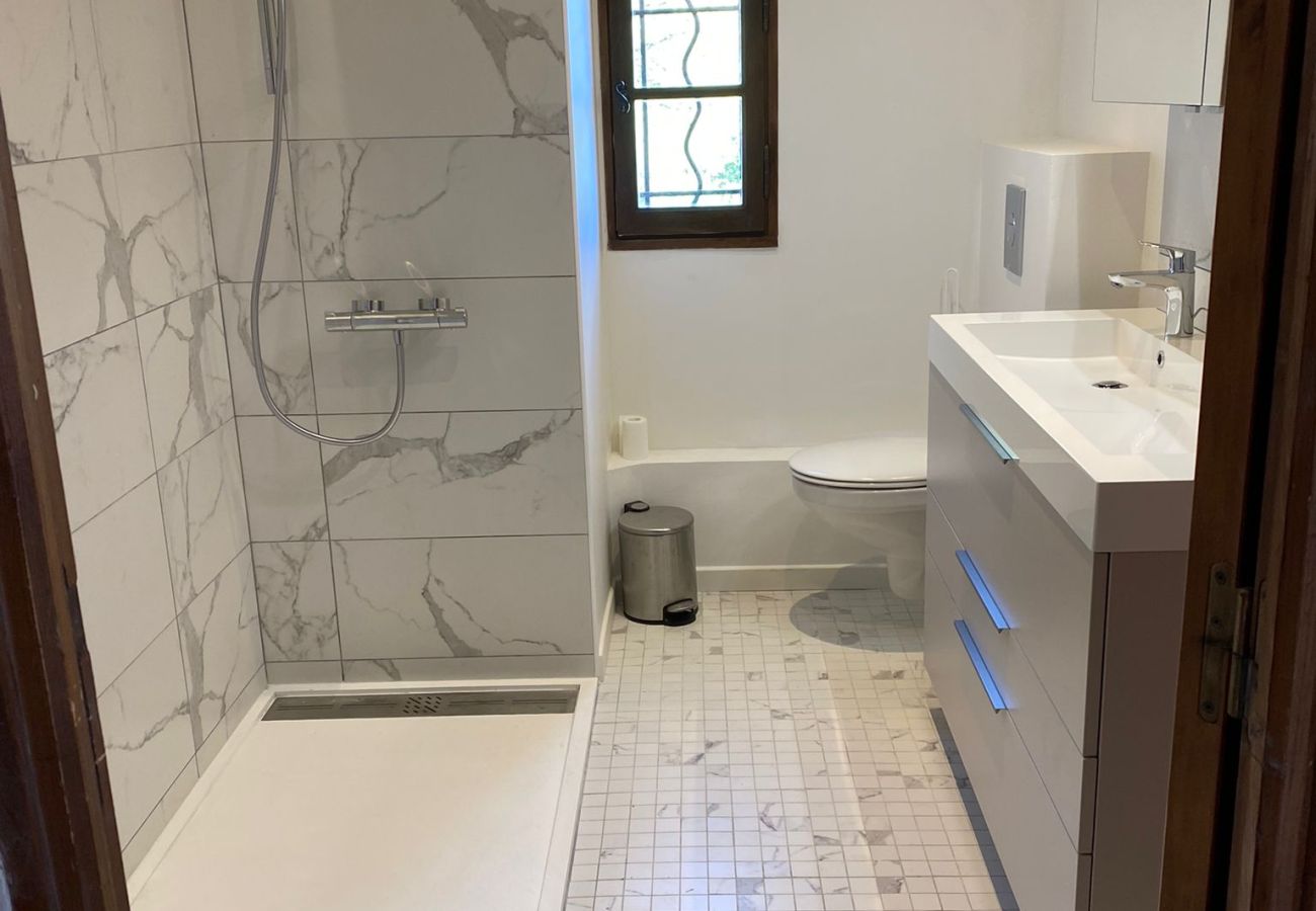 House in Cotignac - Les Valérianes, holidays home in Provence with private pool House in Cotignac - Les Valérianes, holidays home in Provence with private pool