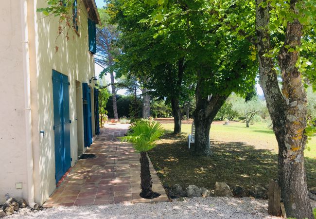 House in Cotignac - La Ralaye : peaceful close to shops and restaurants House in Cotignac - La Ralaye : peaceful close to shops and restaurants