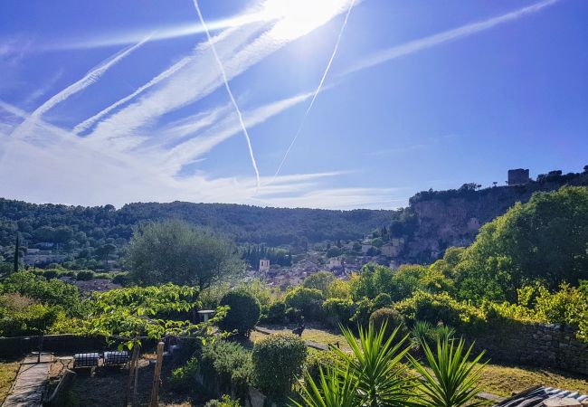 House in Cotignac - La Belle Etoile : private garden and terrace with exceptional setting House in Cotignac - La Belle Etoile : private garden and terrace with exceptional setting