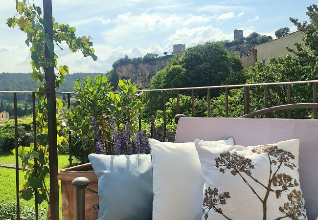 House in Cotignac - La Belle Etoile : private garden and terrace with exceptional setting House in Cotignac - La Belle Etoile : private garden and terrace with exceptional setting