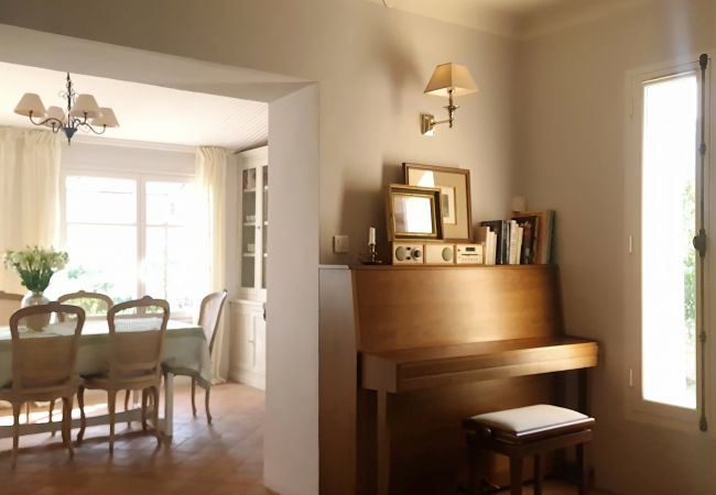 House in Cotignac - La Belle Etoile : private garden and terrace with exceptional setting House in Cotignac - La Belle Etoile : private garden and terrace with exceptional setting