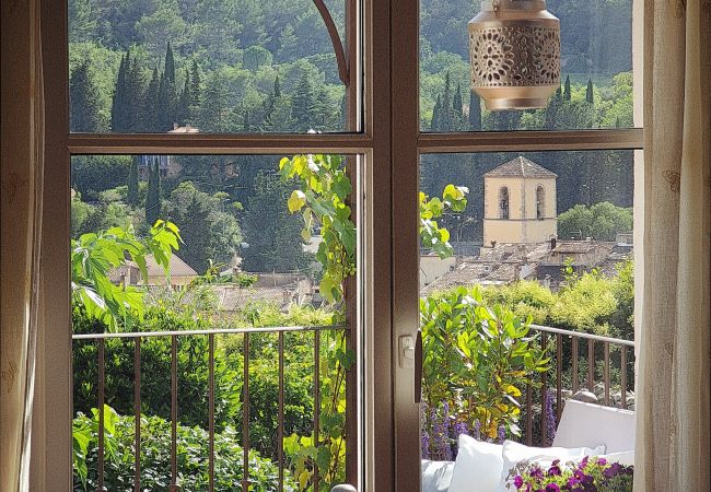 House in Cotignac - La Belle Etoile : private garden and terrace with exceptional setting House in Cotignac - La Belle Etoile : private garden and terrace with exceptional setting