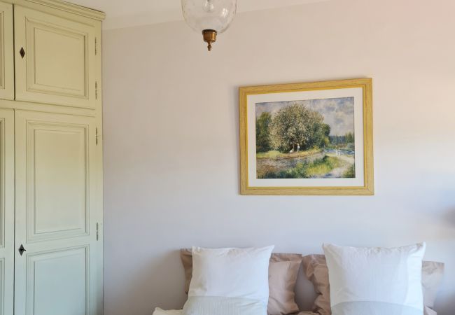 House in Cotignac - La Belle Etoile : private garden and terrace with exceptional setting House in Cotignac - La Belle Etoile : private garden and terrace with exceptional setting