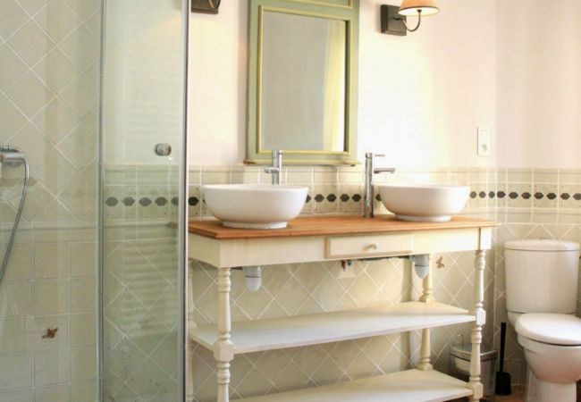 House in Cotignac - La Belle Etoile : private garden and terrace with exceptional setting House in Cotignac - La Belle Etoile : private garden and terrace with exceptional setting