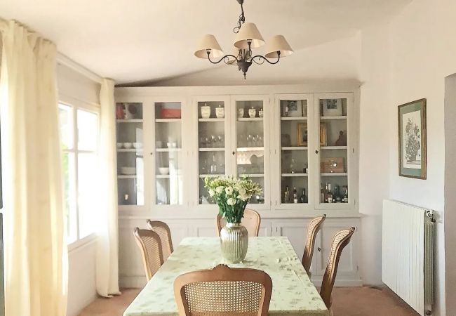 House in Cotignac - La Belle Etoile : private garden and terrace with exceptional setting House in Cotignac - La Belle Etoile : private garden and terrace with exceptional setting