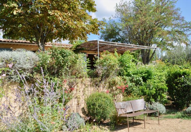 House in Cotignac - Arts & Flores : Seasonal rental in Provence Quiet holidays with Air conditioning, (heated) private pool and WIFI House in Cotignac - Arts & Flores : Seasonal rental in Provence Quiet holidays with Air conditioning, (heated) private pool and WIFI