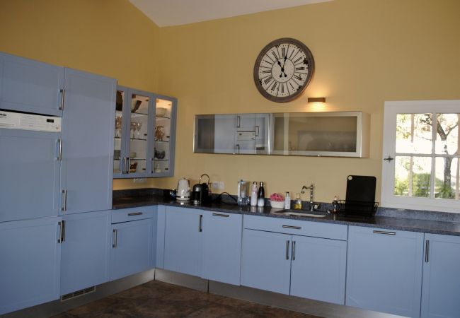 House in Cotignac - Arts & Flores : Seasonal rental in Provence Quiet holidays with Air conditioning, (heated) private pool and WIFI House in Cotignac - Arts & Flores : Seasonal rental in Provence Quiet holidays with Air conditioning, (heated) private pool and WIFI