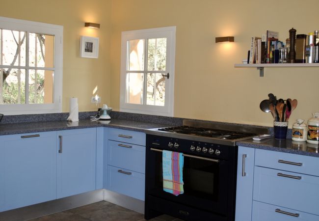 House in Cotignac - Arts & Flores : Seasonal rental in Provence Quiet holidays with Air conditioning, (heated) private pool and WIFI House in Cotignac - Arts & Flores : Seasonal rental in Provence Quiet holidays with Air conditioning, (heated) private pool and WIFI