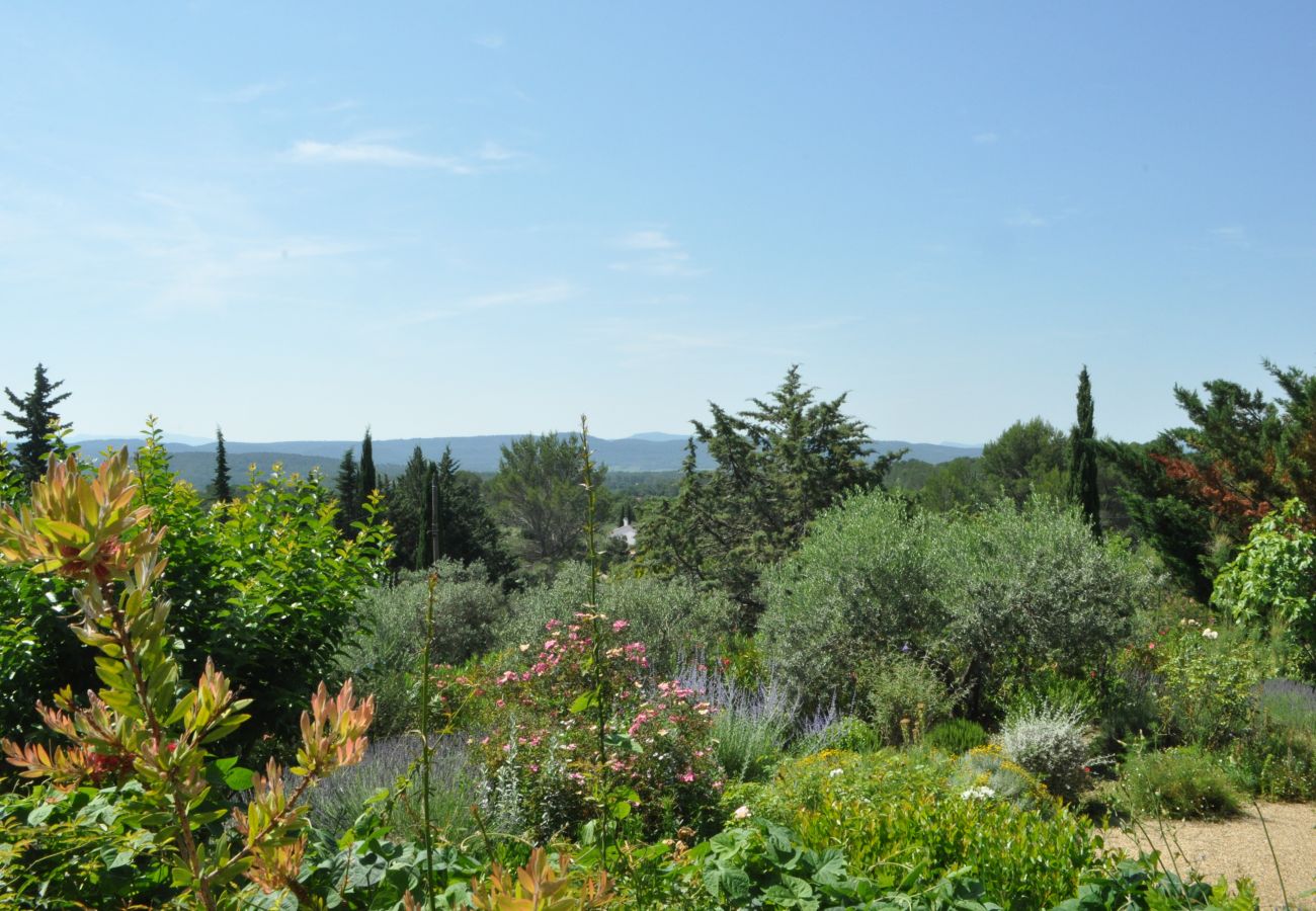 House in Cotignac - Arts & Flores : Seasonal rental in Provence Quiet holidays with Air conditioning, (heated) private pool and WIFI House in Cotignac - Arts & Flores : Seasonal rental in Provence Quiet holidays with Air conditioning, (heated) private pool and WIFI