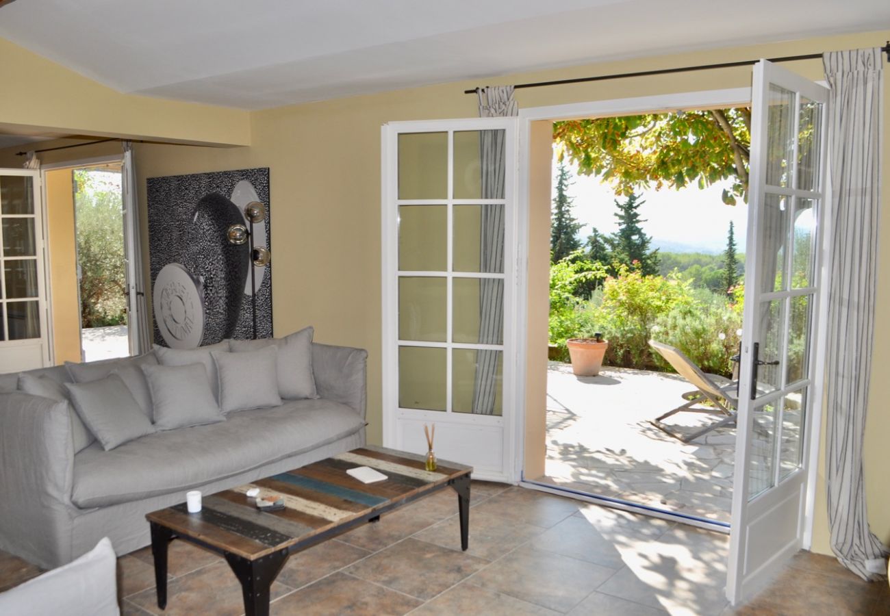 House in Cotignac - Arts & Flores : Seasonal rental in Provence Quiet holidays with Air conditioning, (heated) private pool and WIFI House in Cotignac - Arts & Flores : Seasonal rental in Provence Quiet holidays with Air conditioning, (heated) private pool and WIFI