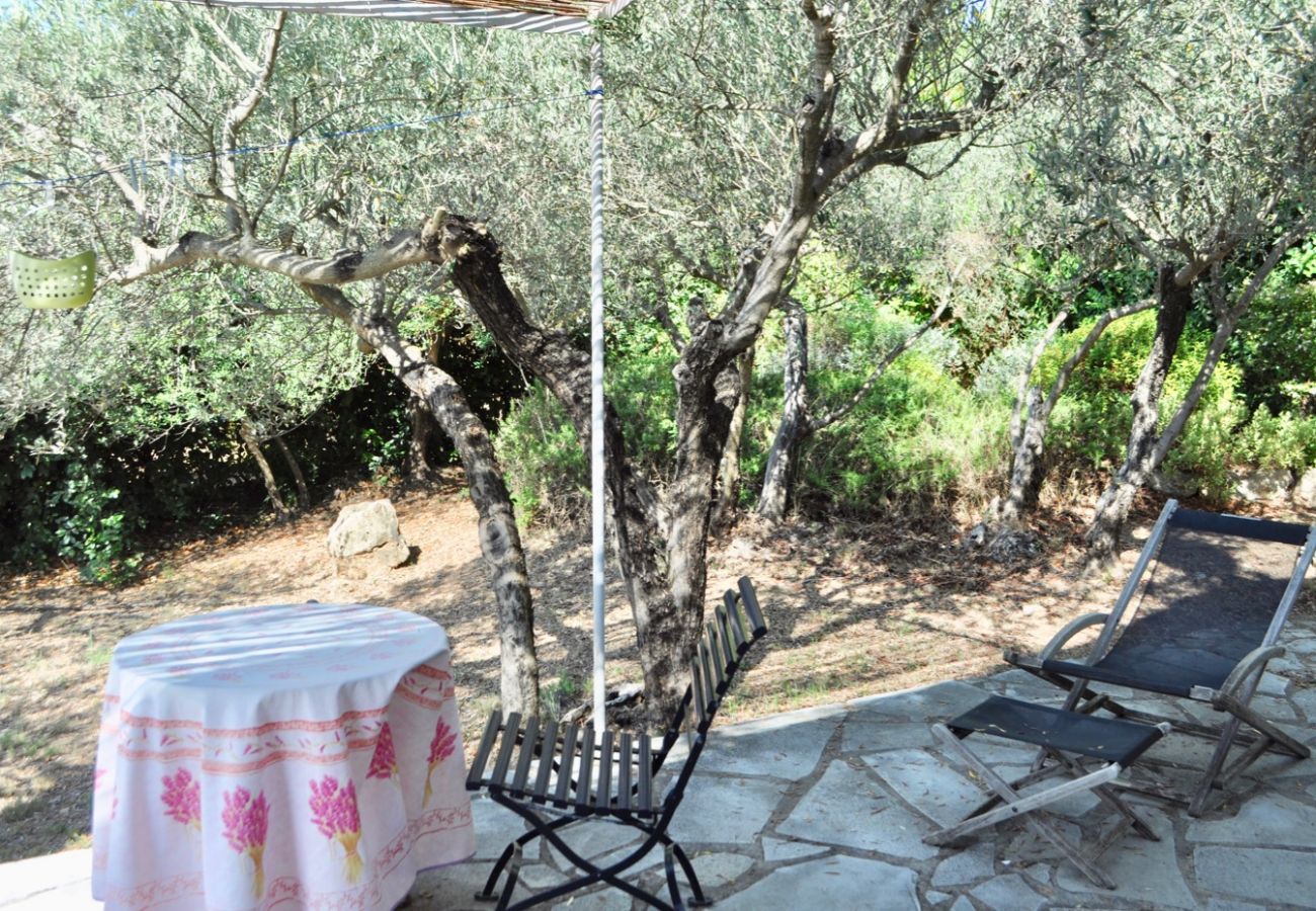 House in Cotignac - Arts & Flores : Seasonal rental in Provence Quiet holidays with Air conditioning, (heated) private pool and WIFI House in Cotignac - Arts & Flores : Seasonal rental in Provence Quiet holidays with Air conditioning, (heated) private pool and WIFI