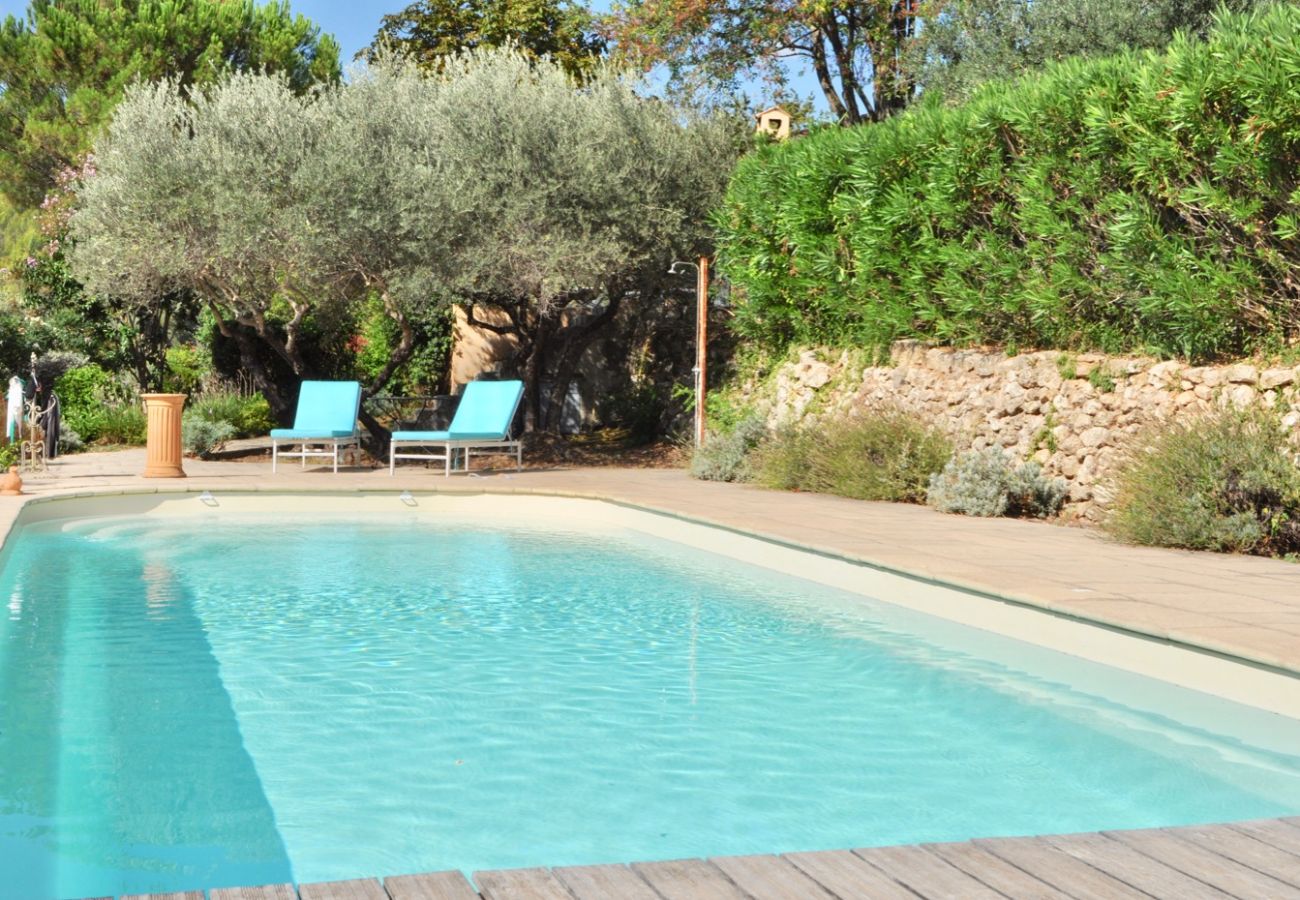 House in Cotignac - Arts & Flores : Seasonal rental in Provence Quiet holidays with Air conditioning, (heated) private pool and WIFI House in Cotignac - Arts & Flores : Seasonal rental in Provence Quiet holidays with Air conditioning, (heated) private pool and WIFI