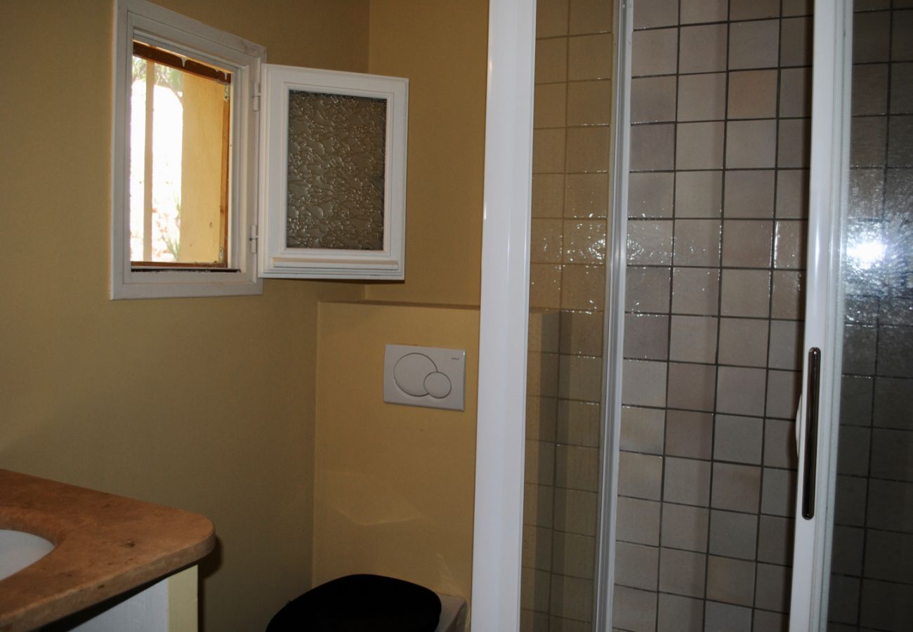 House in Cotignac - Arts & Flores : Seasonal rental in Provence Quiet holidays with Air conditioning, (heated) private pool and WIFI House in Cotignac - Arts & Flores : Seasonal rental in Provence Quiet holidays with Air conditioning, (heated) private pool and WIFI