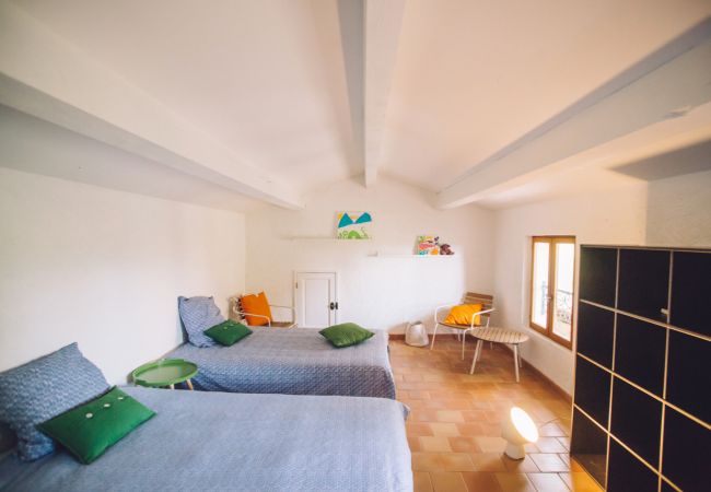 House in Cotignac - Mas du Perigoulier : family holiday in a traditional Provencal style House in Cotignac - Mas du Perigoulier : family holiday in a traditional Provencal style
