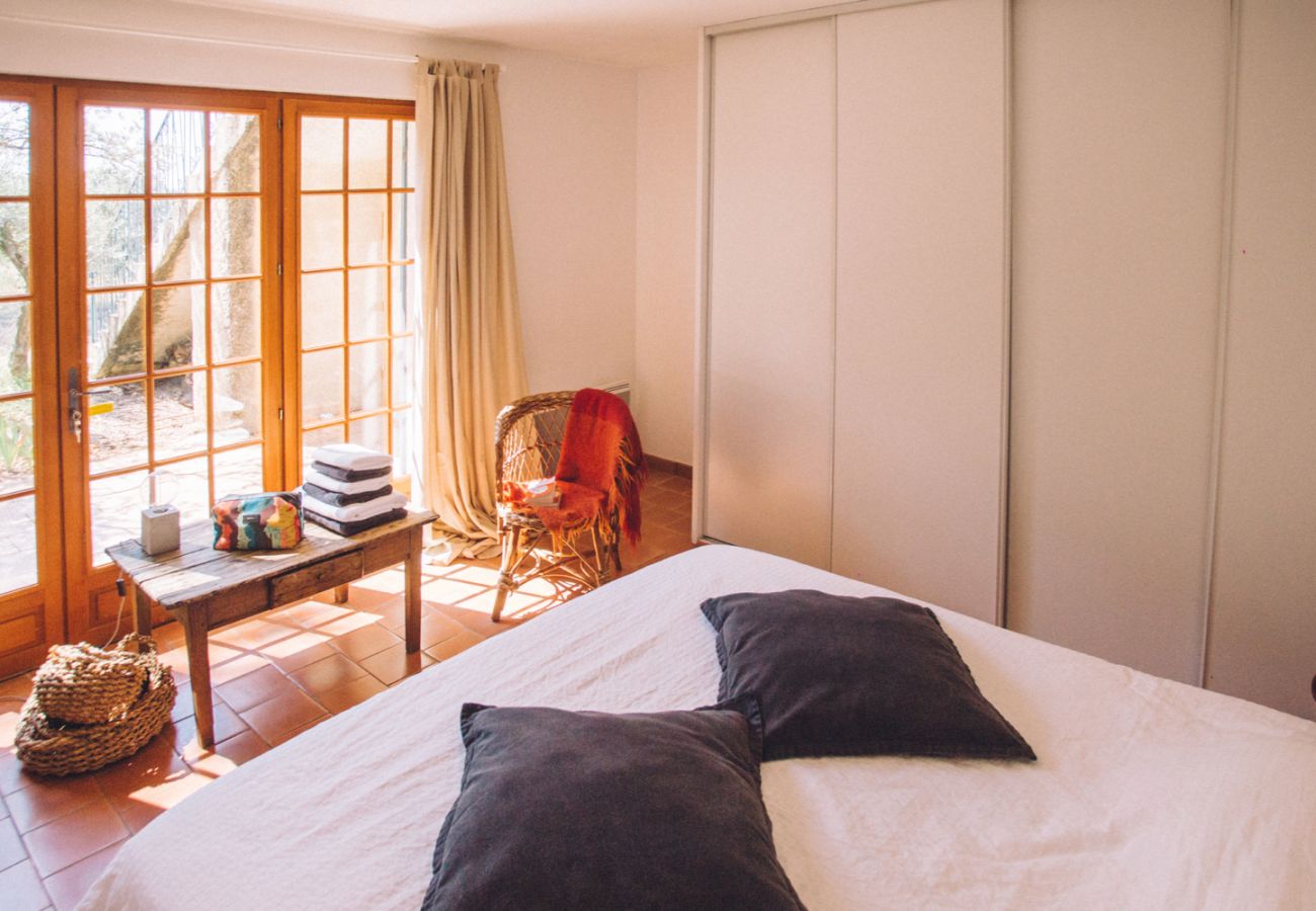 House in Cotignac - Mas du Perigoulier : family holiday in a traditional Provencal style House in Cotignac - Mas du Perigoulier : family holiday in a traditional Provencal style