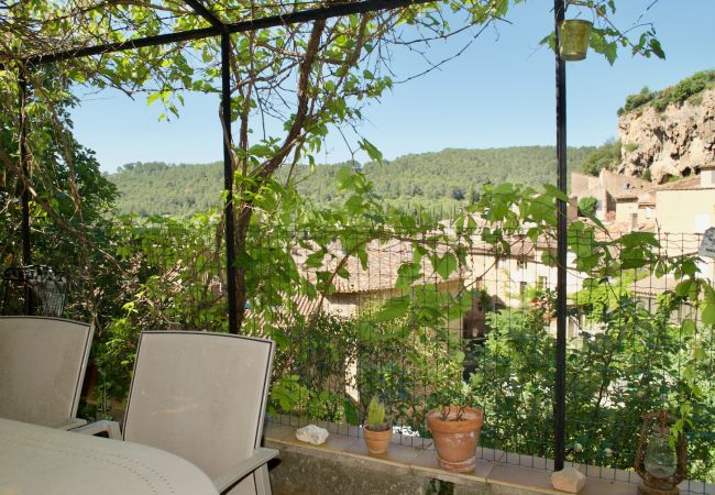 House in Cotignac - Maison Perchée : private pool, aircon, walking distance to shops and restaurants