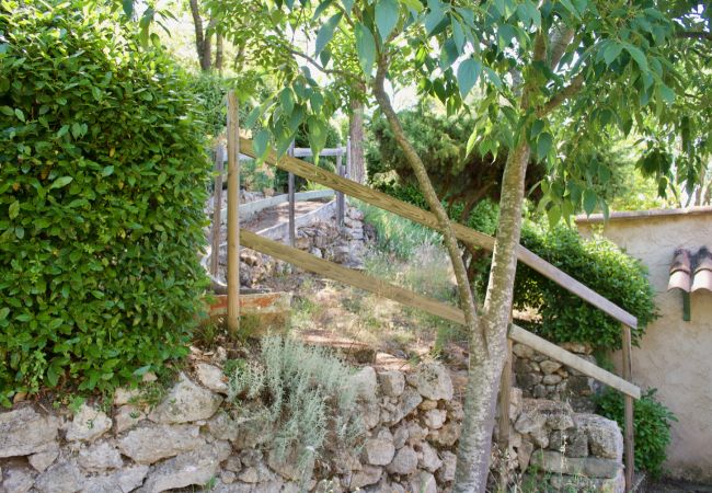 House in Cotignac - Maison Perchée : private pool, aircon, walking distance to shops and restaurants