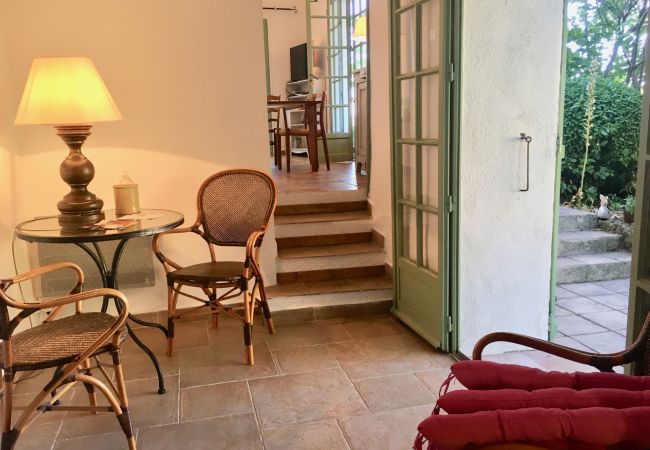 House in Cotignac - Maison Perchée : private pool, aircon, walking distance to shops and restaurants