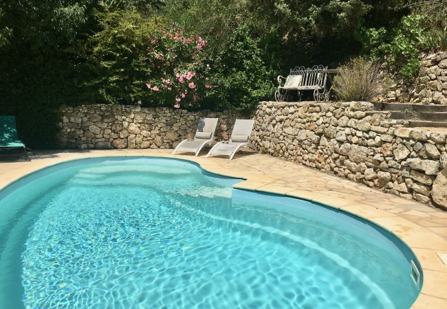  in Cotignac - Maison Perchée : private pool, aircon, walking distance to shops and restaurants