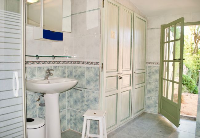 House in Cotignac - Maison Perchée : private pool, aircon, walking distance to shops and restaurants