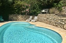 House in Cotignac - Maison Perchée : private pool, aircon, walking distance to shops and restaurants