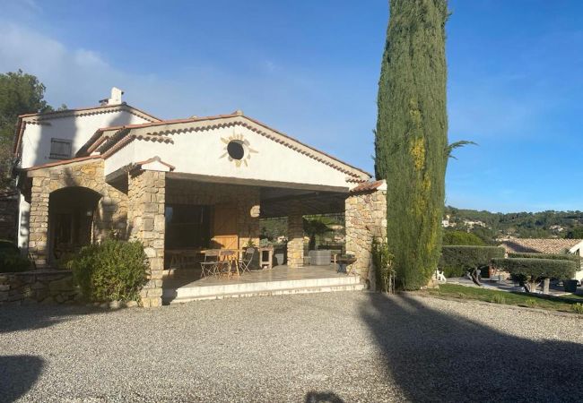 Villa in Cotignac - L'Escale in Cotignac, comfortable villa in Provence for 9 with AC, private pool Villa in Cotignac - L'Escale in Cotignac, comfortable villa in Provence for 9 with AC, private pool