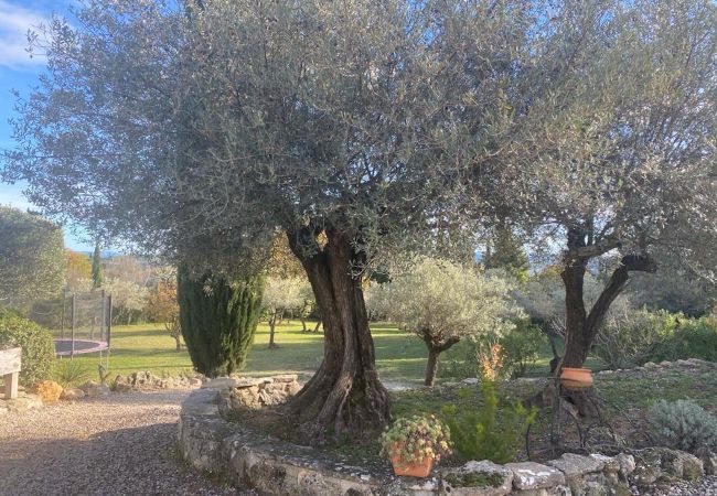 Villa in Cotignac - L'Escale in Cotignac, comfortable villa in Provence for 9 with AC, private pool Villa in Cotignac - L'Escale in Cotignac, comfortable villa in Provence for 9 with AC, private pool