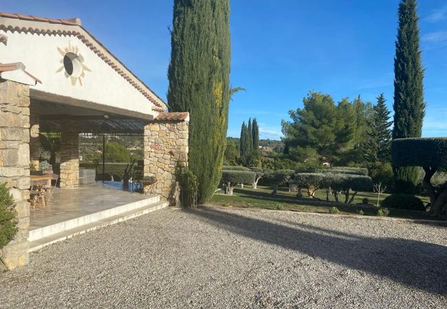Villa in Cotignac - L'Escale in Cotignac, comfortable villa in Provence for 9 with AC, private pool Villa in Cotignac - L'Escale in Cotignac, comfortable villa in Provence for 9 with AC, private pool