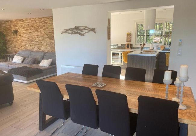 Villa in Cotignac - L'Escale in Cotignac, comfortable villa in Provence for 9 with AC, private pool Villa in Cotignac - L'Escale in Cotignac, comfortable villa in Provence for 9 with AC, private pool