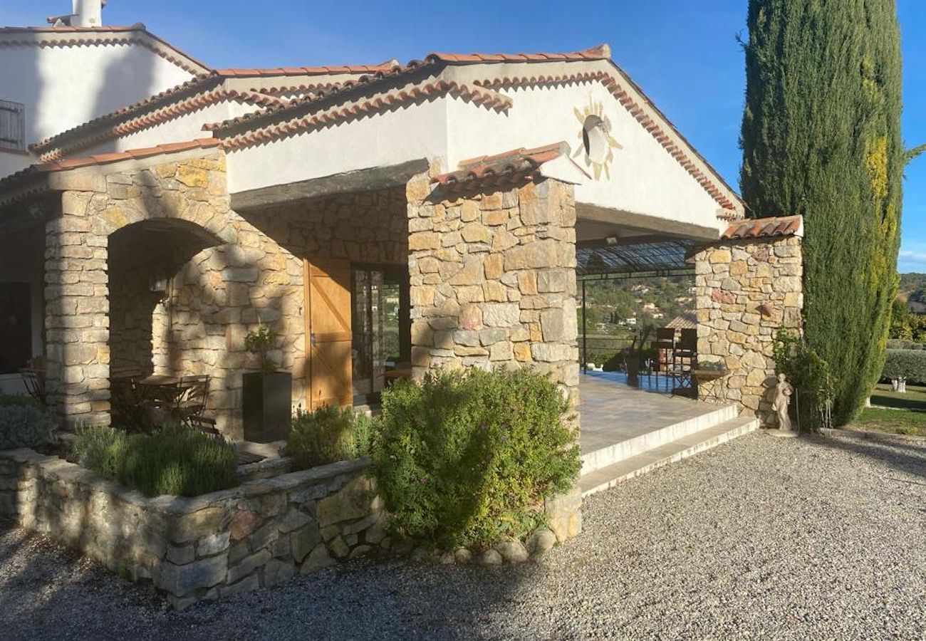Villa in Cotignac - L'Escale in Cotignac, comfortable villa in Provence for 9 with AC, private pool Villa in Cotignac - L'Escale in Cotignac, comfortable villa in Provence for 9 with AC, private pool