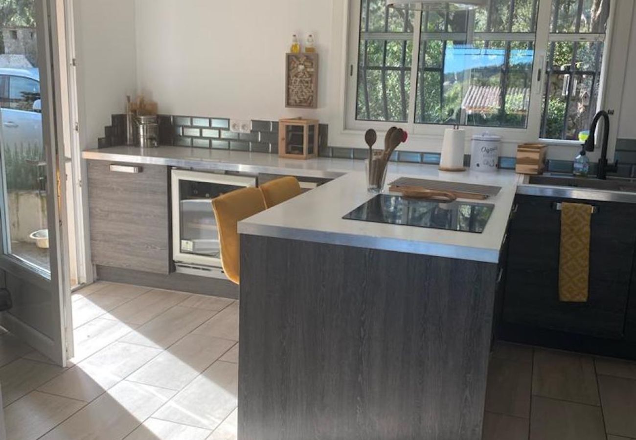 Villa in Cotignac - L'Escale in Cotignac, comfortable villa in Provence for 9 with AC, private pool Villa in Cotignac - L'Escale in Cotignac, comfortable villa in Provence for 9 with AC, private pool