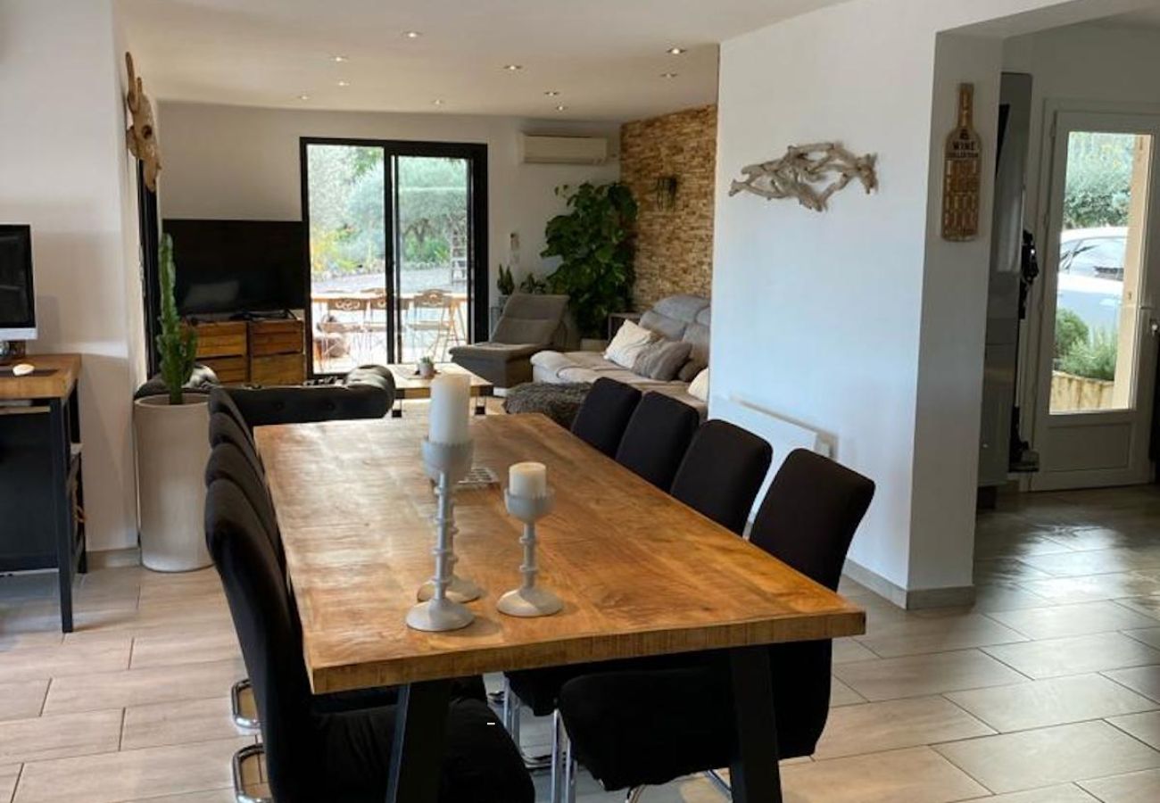 Villa in Cotignac - L'Escale in Cotignac, comfortable villa in Provence for 9 with AC, private pool Villa in Cotignac - L'Escale in Cotignac, comfortable villa in Provence for 9 with AC, private pool
