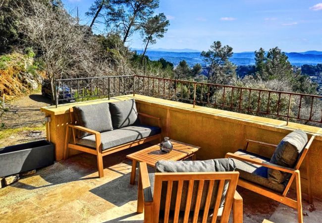  in Cotignac - Provençal Escape : Holiday Home for 6 with Private Pool